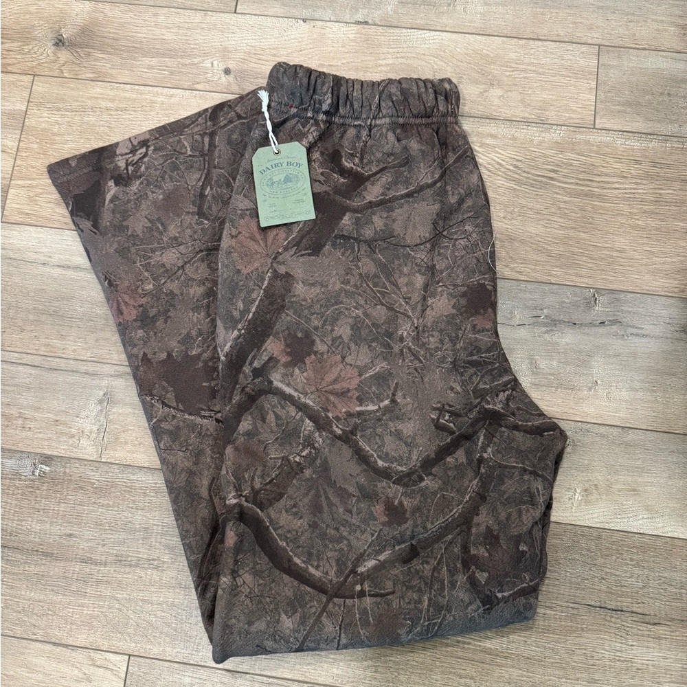 Dairy Boy River Camo Sweatpants size SMALL.
